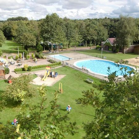 Vakantiepark t Urkerbos - Blokhutje Buitenkant foto
