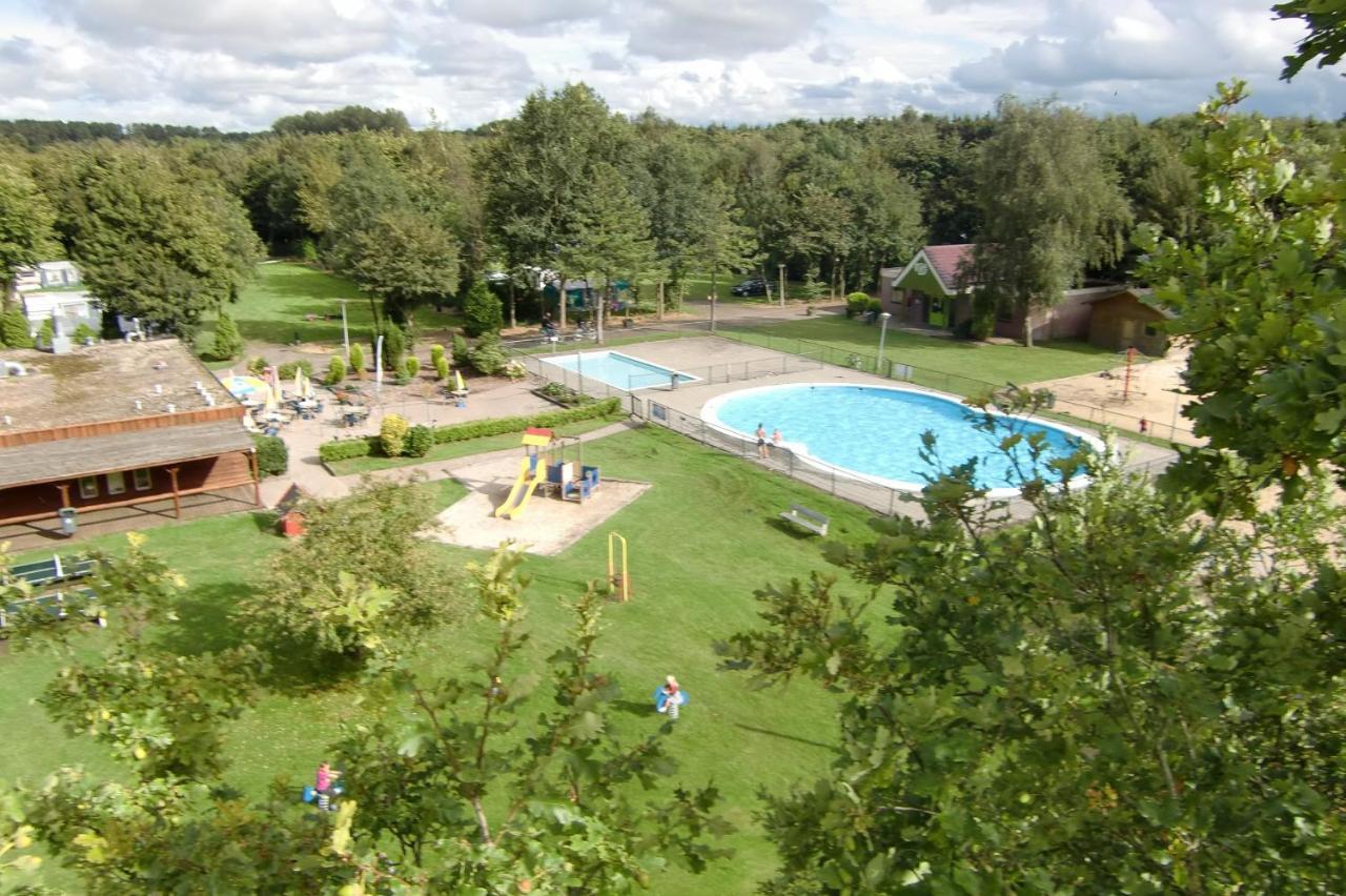 Vakantiepark t Urkerbos - Blokhutje Buitenkant foto